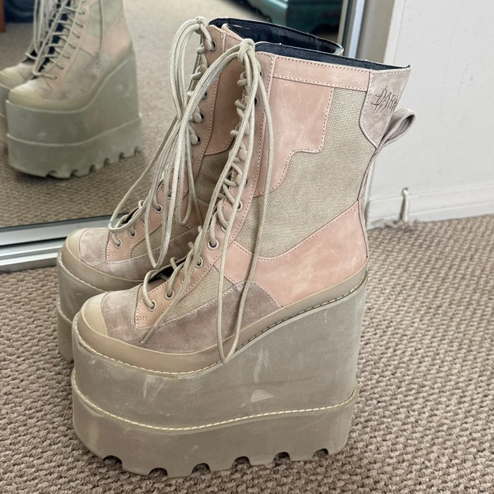 Darker Wavs Double Stack Platform Field Girl Traitor Boots Size 7 - Picture 3 of 10